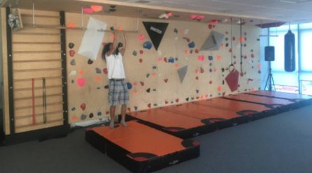 Комптел – сред първите компании в България със стена за спортно катерене
