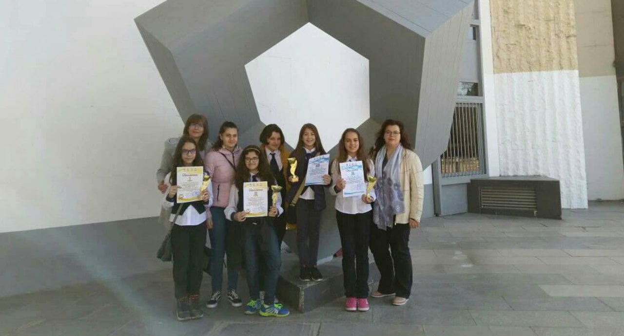Ученици от Бургас с успех на състезание по ИТ