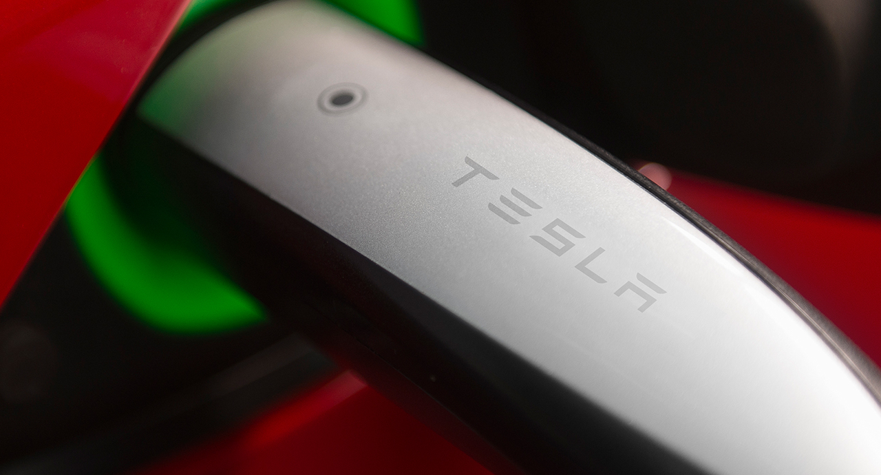 Tesla представя Cybertruck на 21 ноември