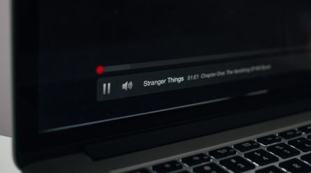 Netflix и YouTube намаляват високото качество в Европа за 30 дни