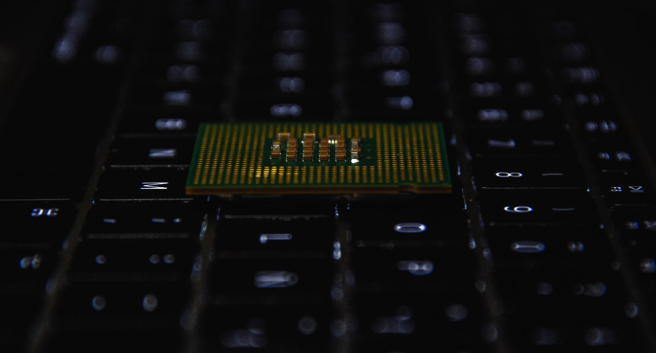 Екип изследователи сподели за нова уязвимост в Intel процесорите