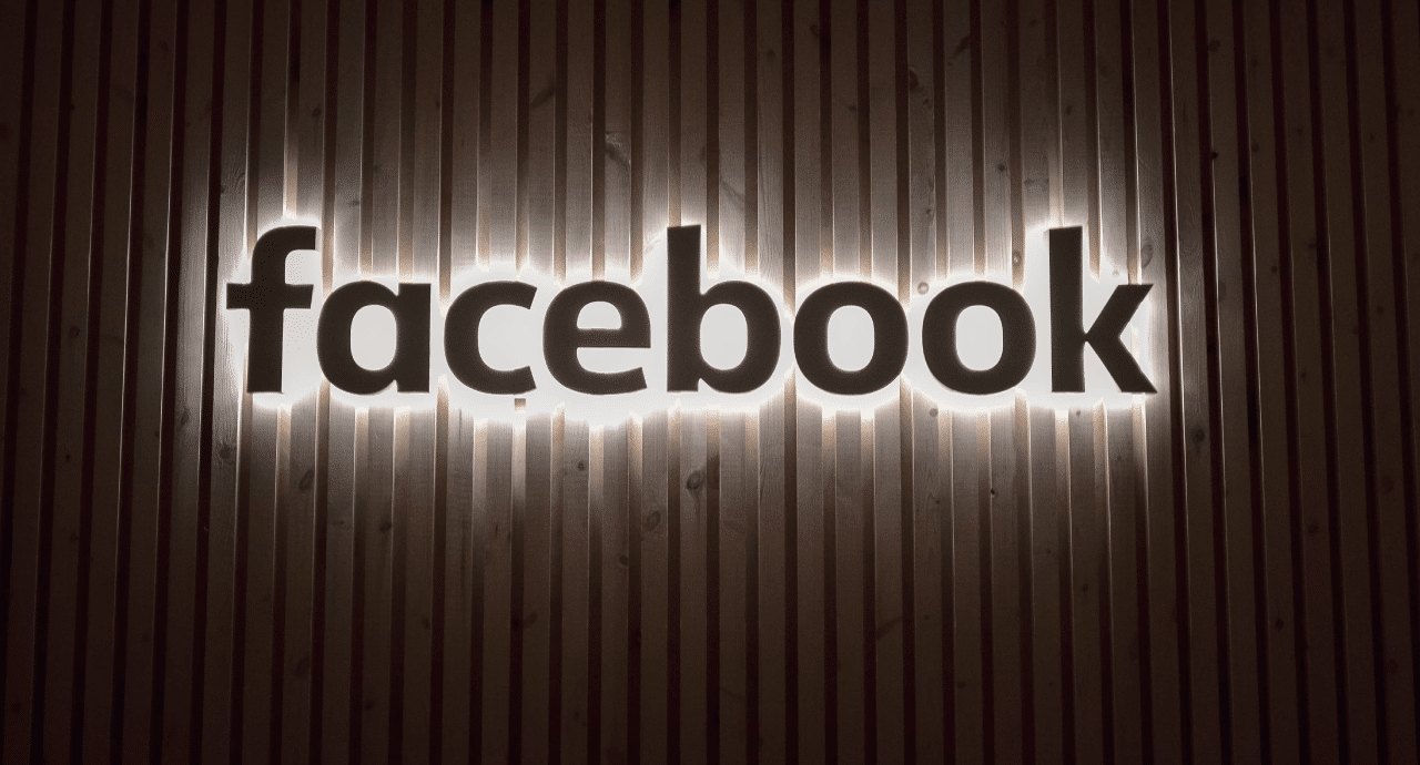 Facebook тества dark mode за мобилните приложения