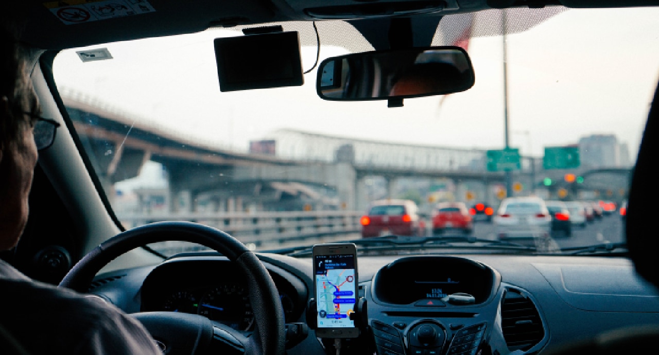 Шофьори на Uber искат да разберат как платформата събира данните им