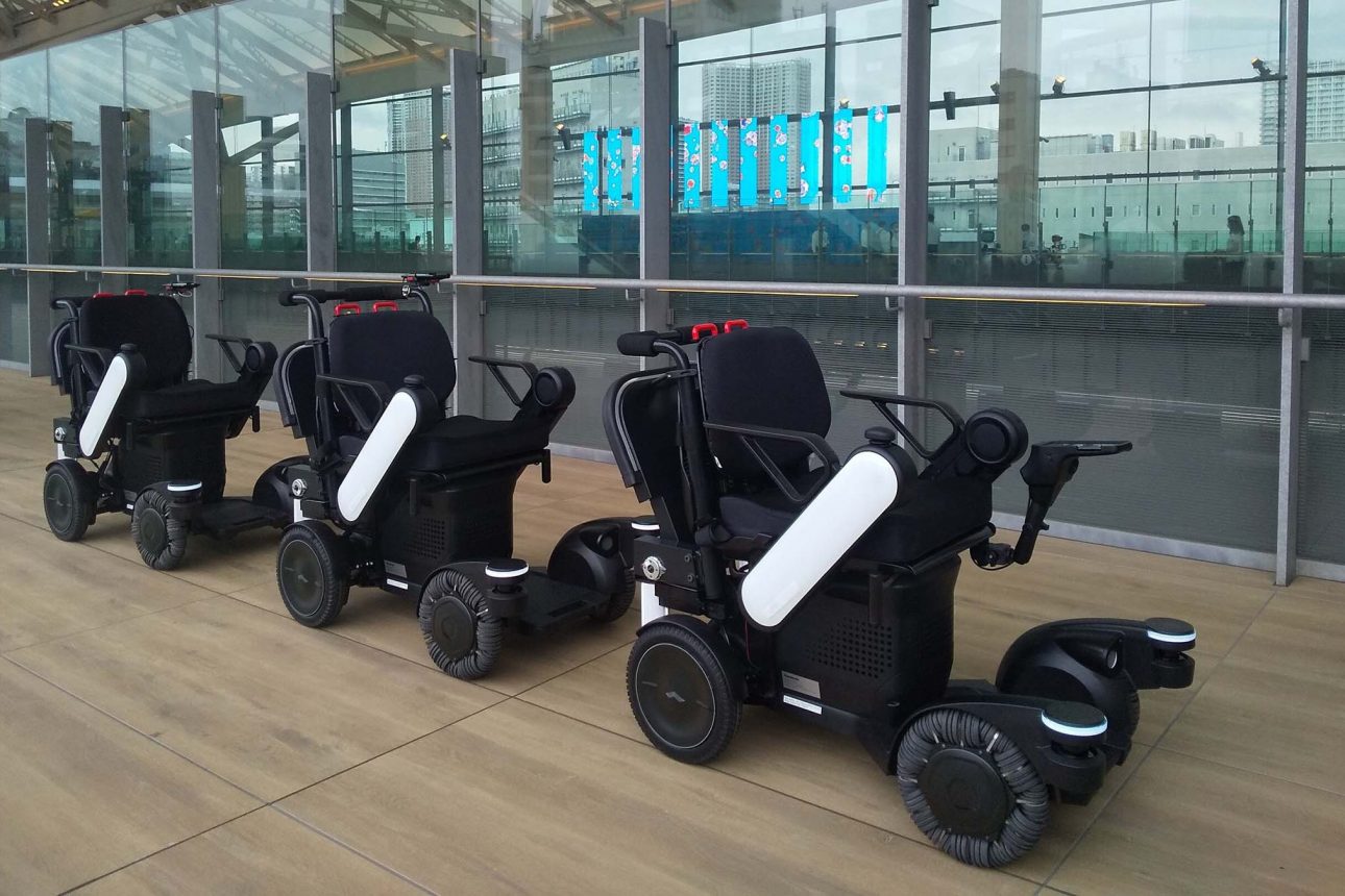 Panasonic пуска умни колички в транспортния хъб на Токио