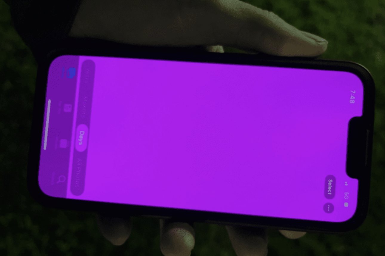 iPhone 13 с Розов Екран заради Софтуерен Бъг