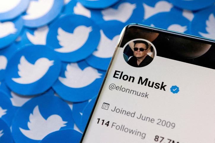 Илън Мъск възобновява премиум услуга на Twitter