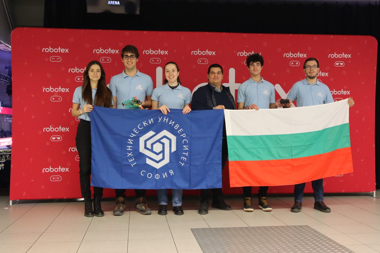 Студенти от ТУ-София Класираха България на Челно Място в Robotex International 23