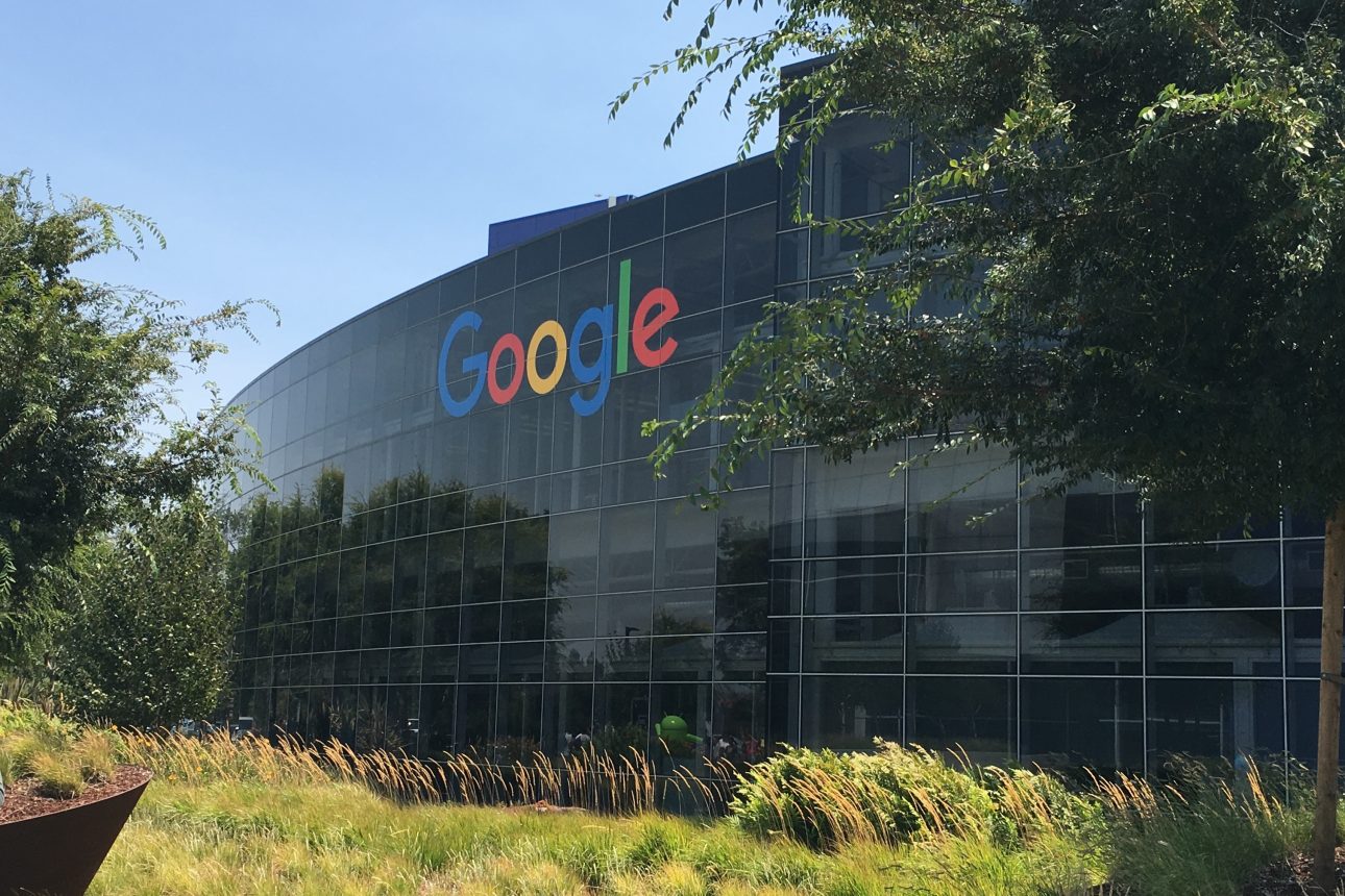 TECH LayOff тенденция и през 2024, Google съкращава стотици служители