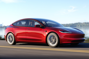 Tesla се Сблъсква със Спад на Акции, Съкращения и Песимизъм сред Инвеститори