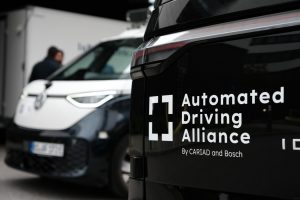 Бош и Cariad правят автоматизираното шофиране още по-безопасно и комфортно с помощта на AI