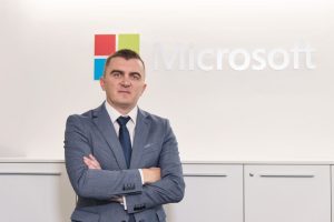 Microsoft за онлайн безопасността: Най-уязвими са тийнейджърите, едва 25% разпознават deepfake